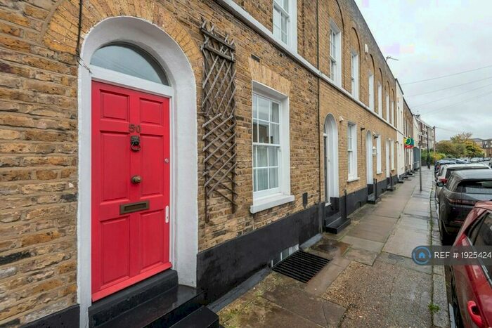 2 Bedroom Flat To Rent In Belgrave Street, London, E1