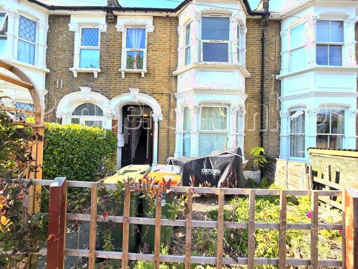 2 Bedroom Flat To Rent In Terrace Road, London, E13
