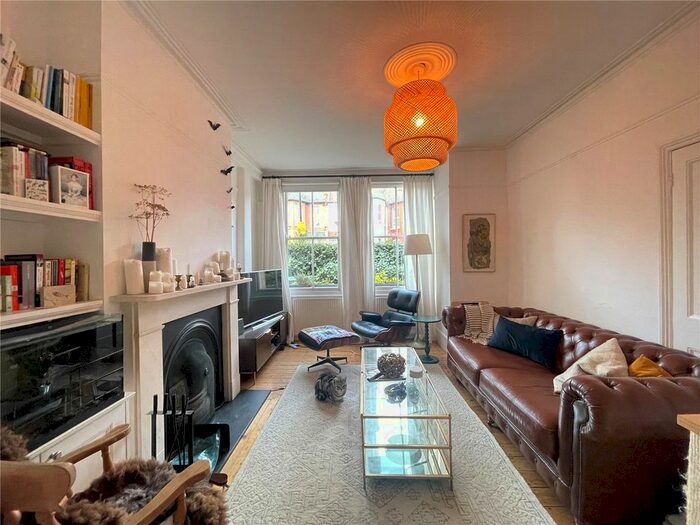 3 Bedroom Terraced House To Rent In North View Road, London, N8