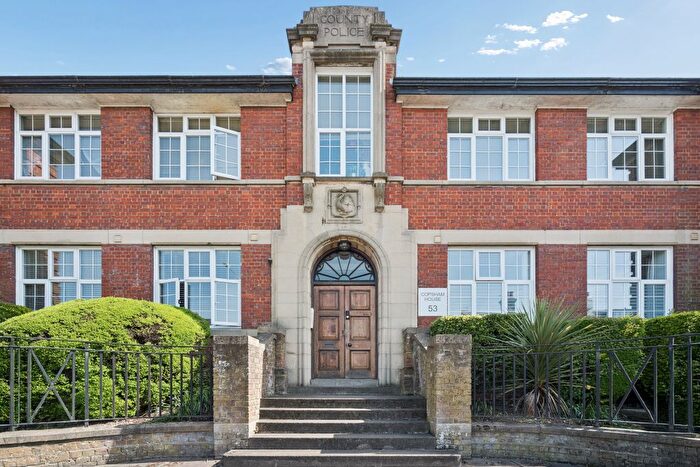 2 Bedroom Flat For Sale In Broad Street, Chesham, HP5