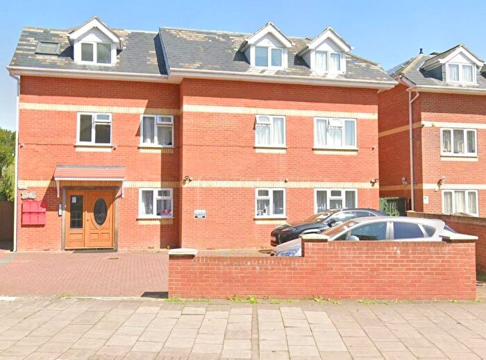 2 Bedroom Flat To Rent In Lampton Road, Hounslow, TW3