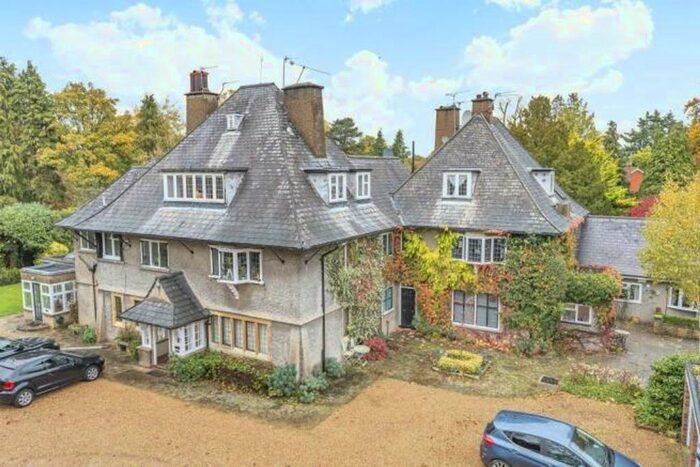 1 Bedroom Flat To Rent In Park Road, Stoke Poges, SL2