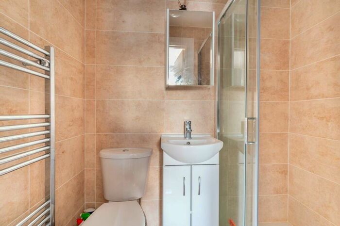 Studio To Rent In Rockhall Road, Cricklewood, London, NW2