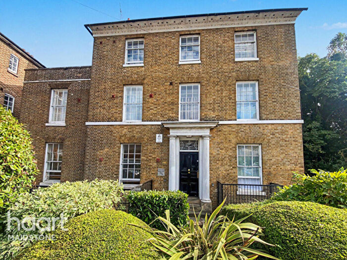 1 Bedroom Apartment For Sale In Ashford Road, Maidstone, ME14