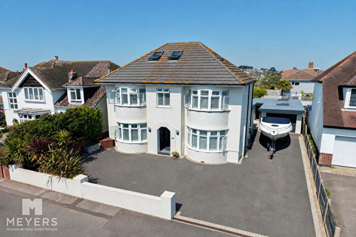 4 Bedroom Detached House For Sale In Solent Road, Bournemouth, BH6