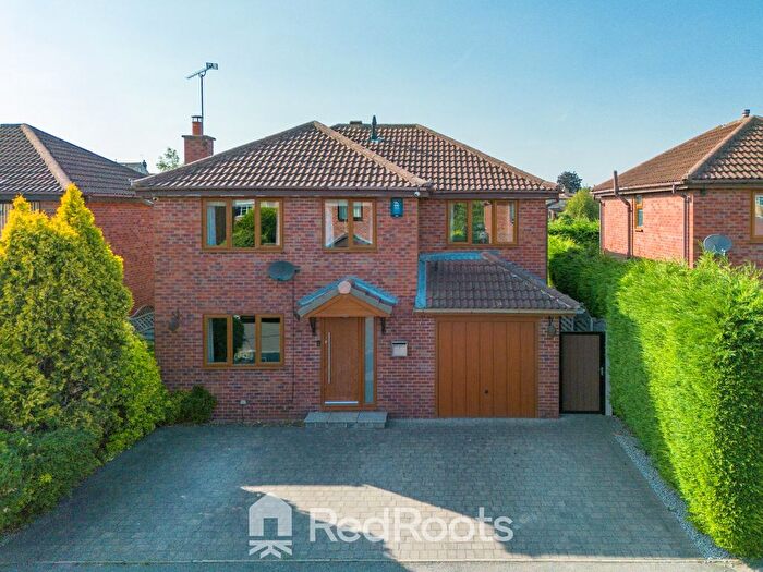4 Bedroom Detached House For Sale In Moorhouse View, South Elmsall, West Yorkshire, WF9