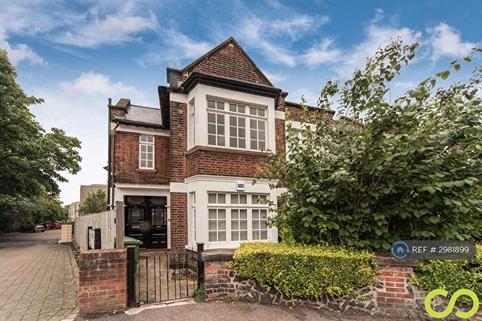 3 Bedroom Maisonette To Rent In Wallace Road, London, N1