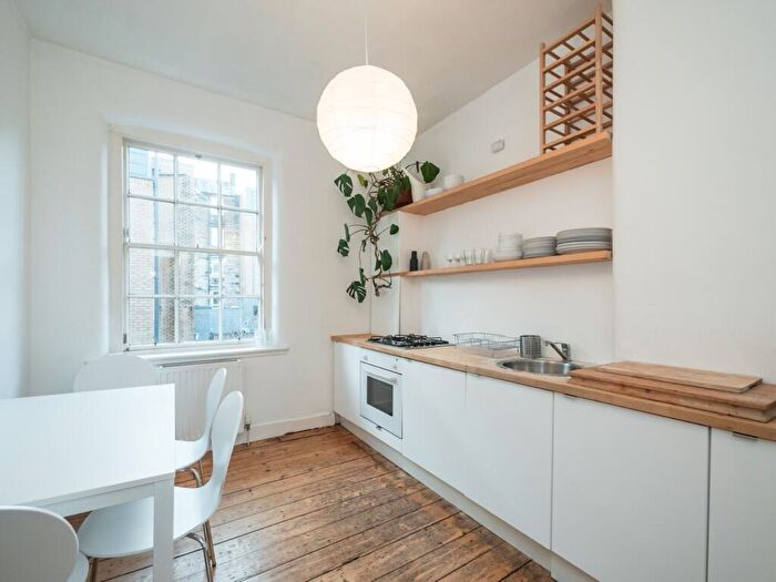 1 Bedroom Flat To Rent In Rosemount Buildings, Edinburgh, EH3