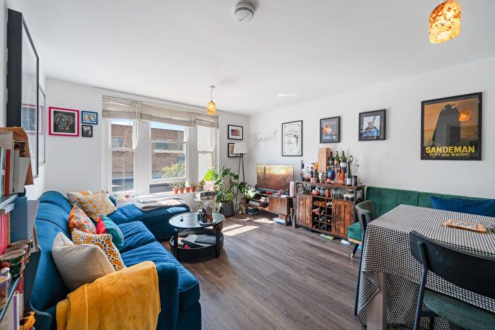 2 Bedroom Flat To Rent In Grenville Road, N19