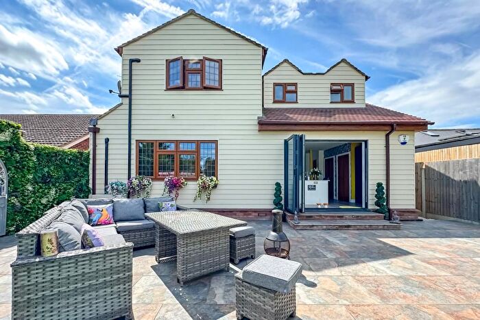 5 Bedroom Detached House For Sale In Ashingdon Road, Rochford, SS4