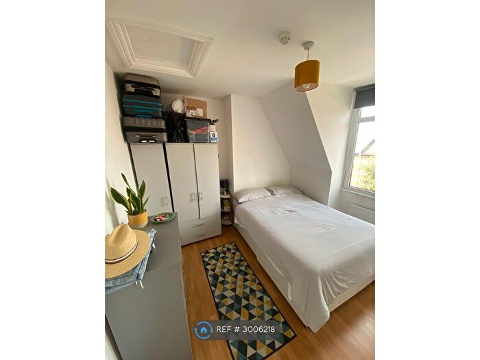 Studio To Rent In Gratton Terrace, London, NW2