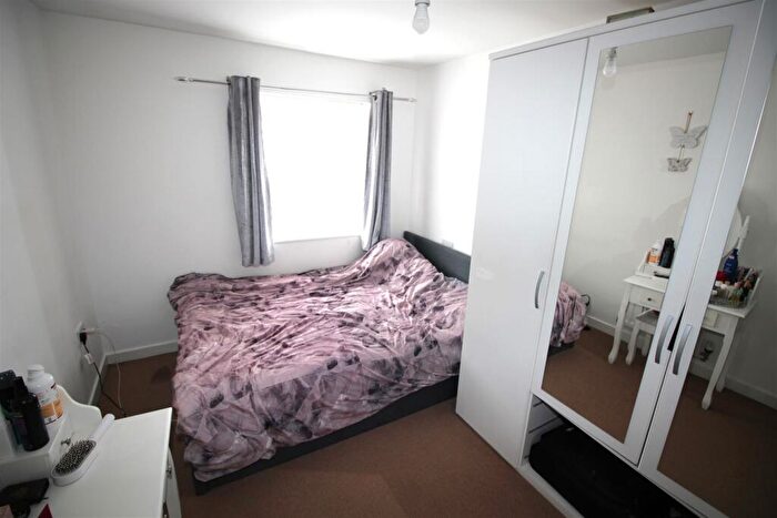 3 Bedroom Semi-Detached House For Sale In Brandforth Road, Manchester, M8