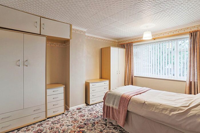 2 Bedroom Semi-Detached House For Sale In Melbourne Road, Wakefield, WF1