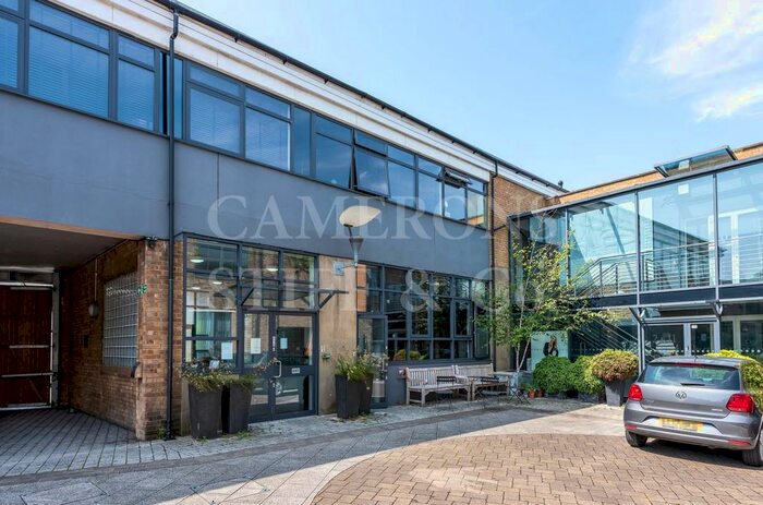 4 Bedroom Flat To Rent In Villiers Road, London, NW2