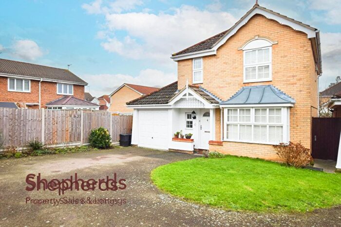 4 Bedroom Detached House For Sale In Norwood Road, Cheshunt, EN8