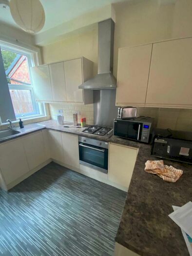 6 Bedroom Terraced House To Rent In Albion Road, Fallowfield, M14