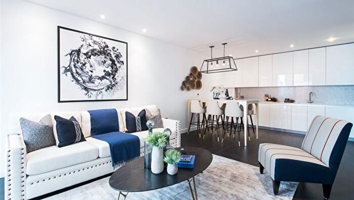 3 Bedroom Flat To Rent In Charles Clowes Walk, Battersea, London, SW11