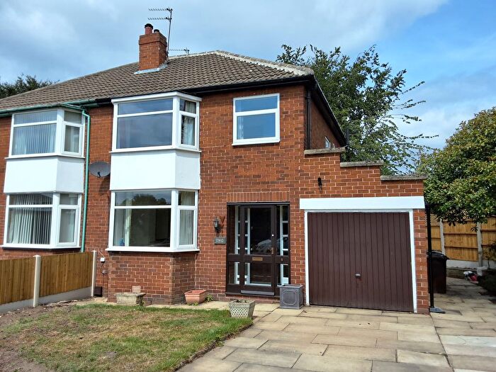 3 Bedroom Semi-Detached House To Rent In Kingsley Close, Milnthorpe, Wakefield, WF2