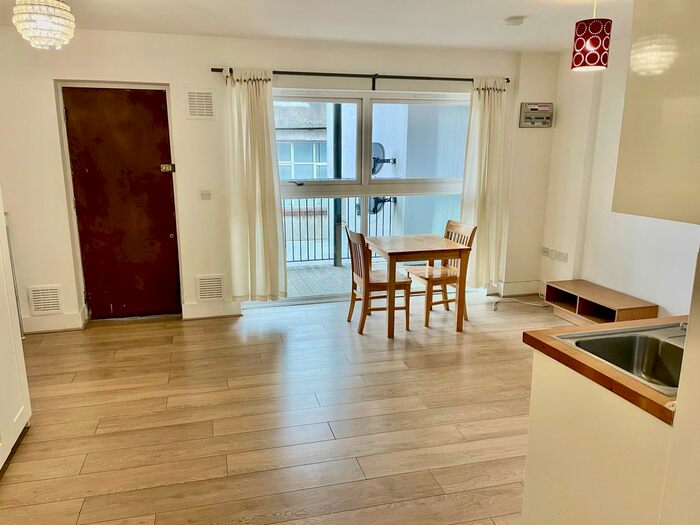 Studio To Rent In Rollins Street, South Bermondsey London, SE15
