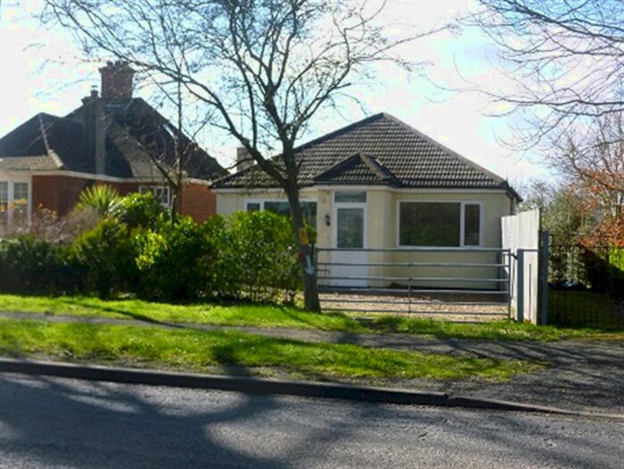 2 Bedroom Detached Bungalow To Rent In Gainsborough Road, Lea, Gainsborough, DN21