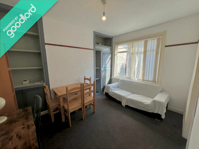 3 Bedroom Terraced House To Rent In Kingswood Road, Manchester, M14