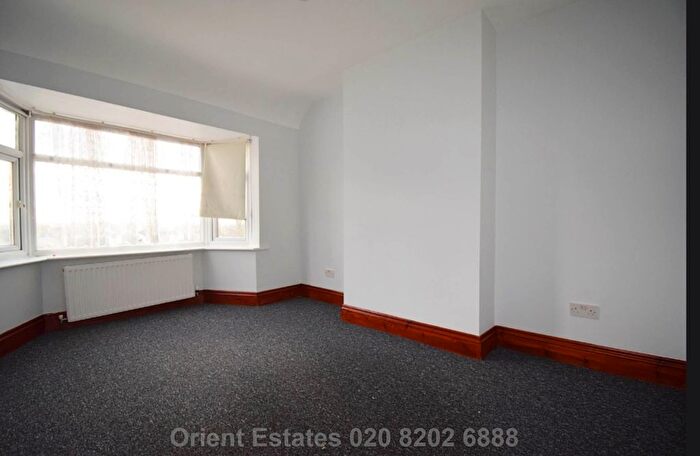 3 Bedroom Terraced House For Sale In Whitton Avenue, Greenford, UB6