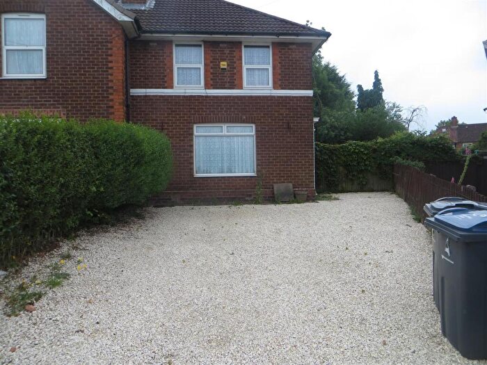 3 Bedroom Semi Detached House To Rent In Leafield Crescent, Stechford, Birmingham, B33