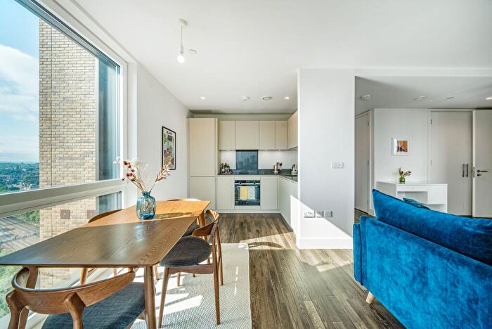 1 Bedroom Flat To Rent In Moulding Lane, London, SE14