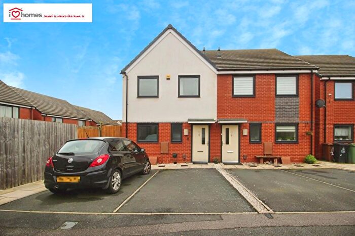 3 Bedroom Semi Detached House For Sale In Keats Road, Walsall, WS3