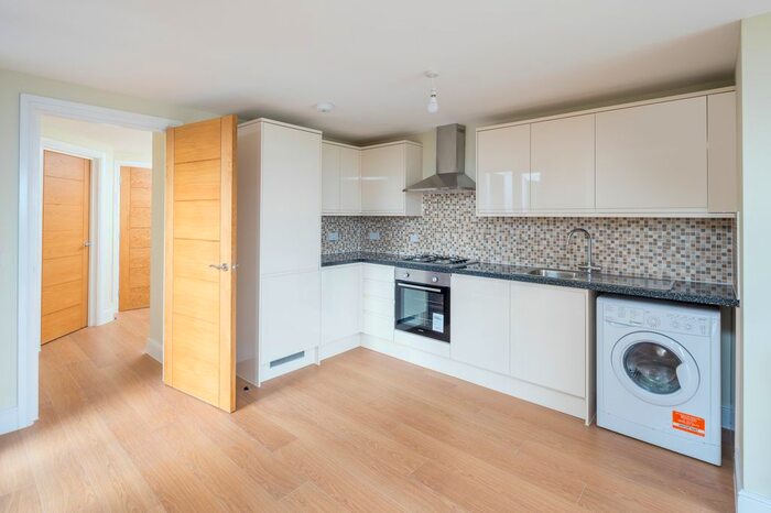 1 Bedroom Flat To Rent In High Road, Ilford, IG1