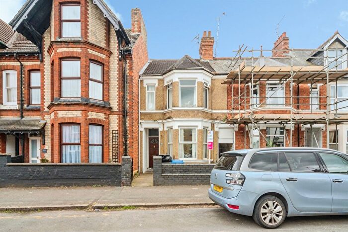 3 Bedroom Terraced House For Sale In Green Lane, Kettering, NN16