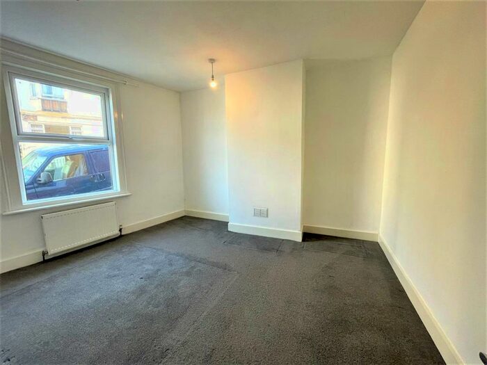 2 Bedroom Flat To Rent In Albion Hill, Brighton, BN2