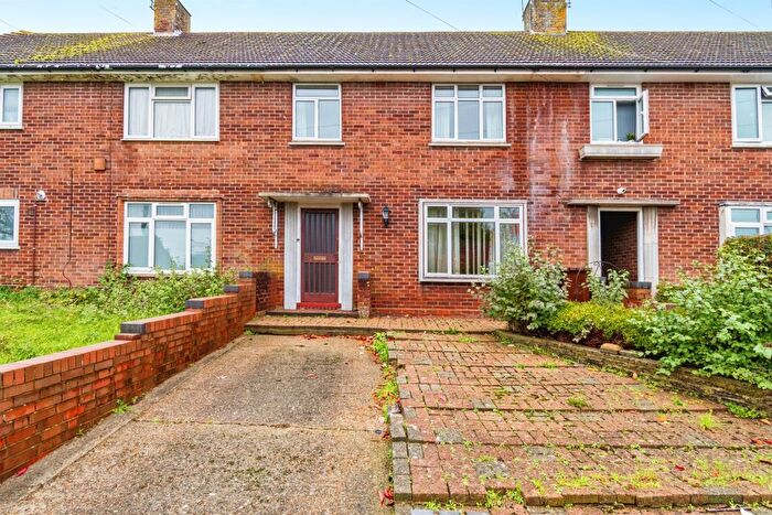 3 Bedroom Terraced House For Sale In Winnall Manor Road, Winchester, SO23