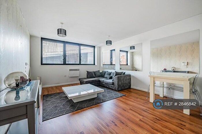 2 Bedroom Flat To Rent In Mann Island, Liverpool, L3