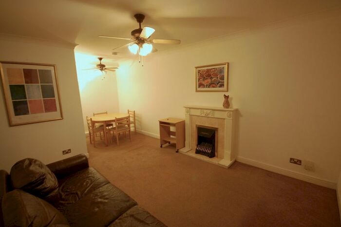 2 Bedroom Flat To Rent In Hartington Road, London, W13