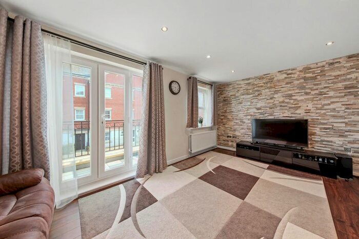 5 Bedroom End Of Terrace House To Rent In Crimson Road, Erith, DA8