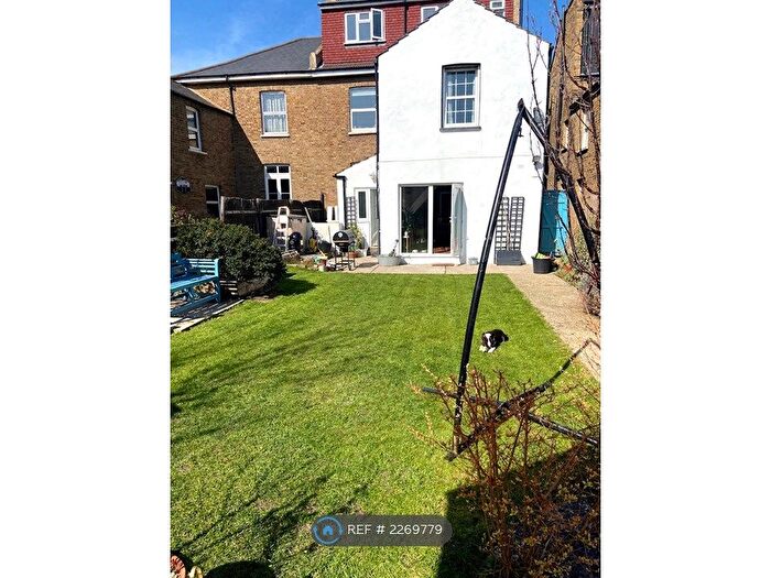 2 Bedroom Maisonette To Rent In Stanstead Road, London, SE23