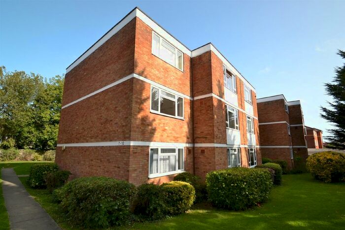 2 Bedroom Flat To Rent In Holt Close, Elstree, Borehamwood, WD6