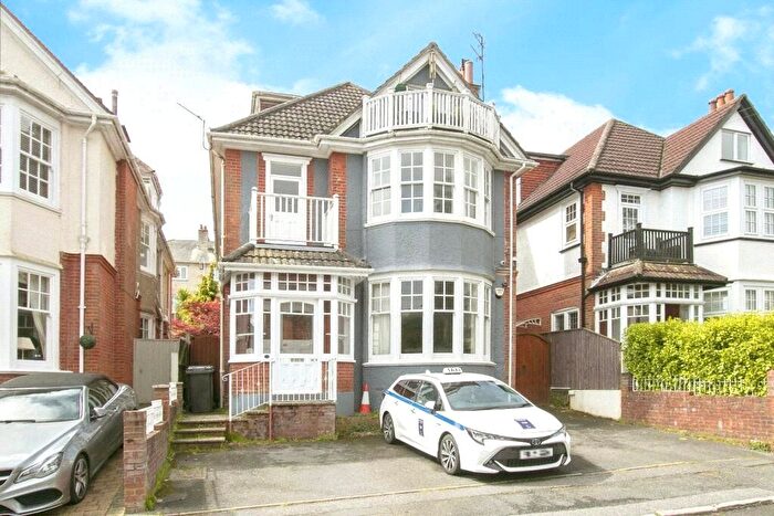 2 Bedroom Flat For Sale In Studland Road, Alum Chine, Bournemouth, Dorset, BH4