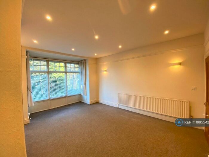 2 Bedroom Flat To Rent In Spring Grove, Harrogate, HG1