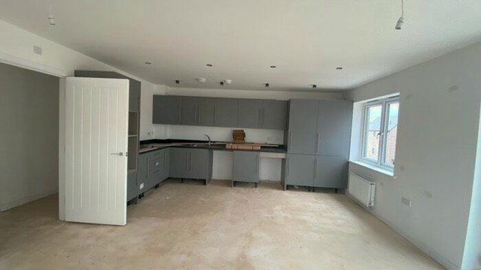 2 Bedroom Flat To Rent In Woodyard Avenue, Chesterfield, Derbyshire, S41