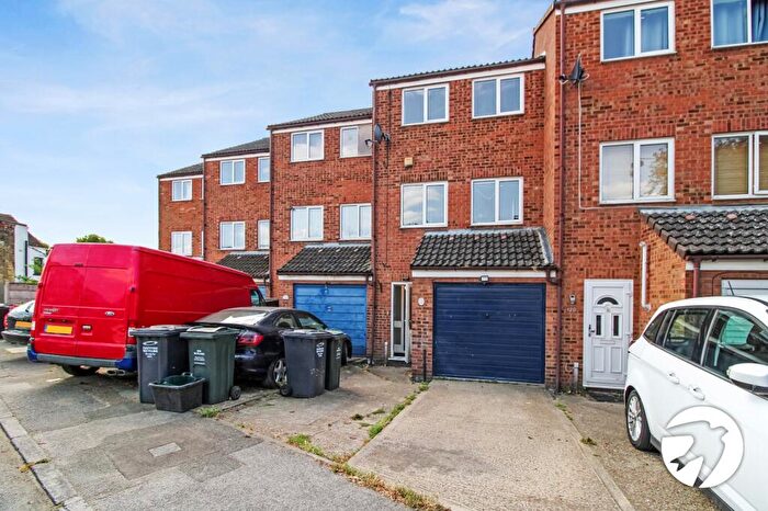 3 Bedroom Terraced House To Rent In Broomfield Road, Swanscombe, Kent, DA10