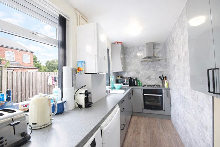 4 Bedroom Terraced House To Rent In Warwick Terrace, Sheffield, S10