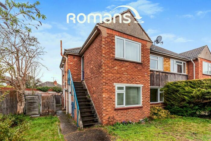 2 Bedroom Maisonette To Rent In Collier Close, SL6