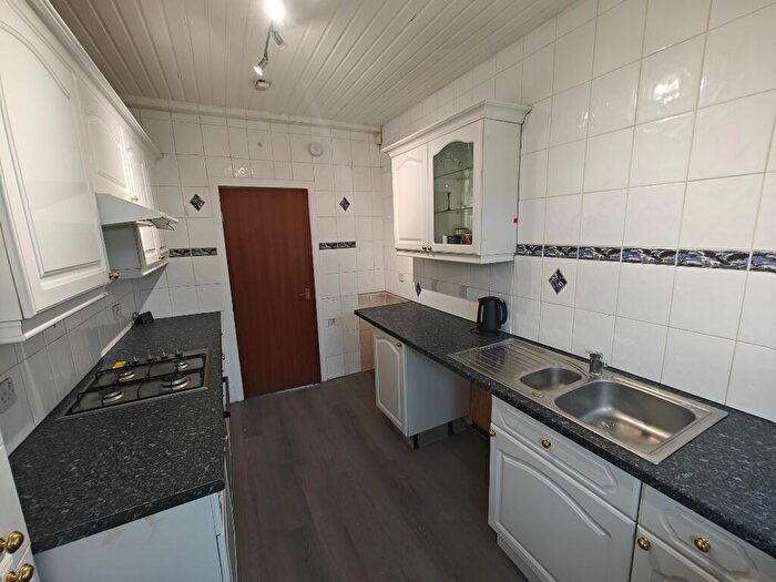 3 Bedroom Flat To Rent In Maryhill Road, Glasgow, G20