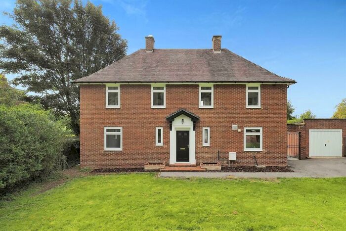 3 Bedroom Character Property For Sale In Wexland Avenue, Netheravon, Salisbury, SP4