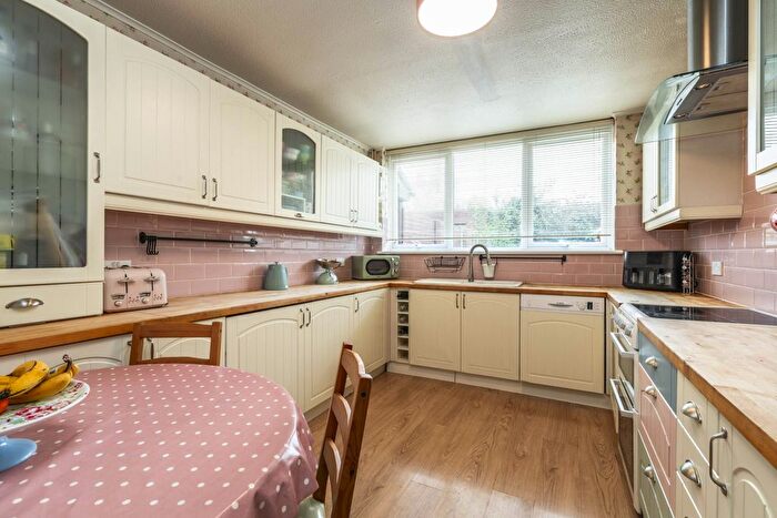 4 Bedroom End Terrace House For Sale In Fernhurst Crescent, Southborough, Tunbridge Wells, TN4