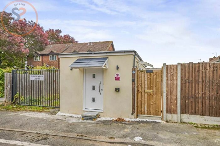 1 Bedroom Studio To Rent In Tamworth Lane, Mitcham, Surrey, CR4