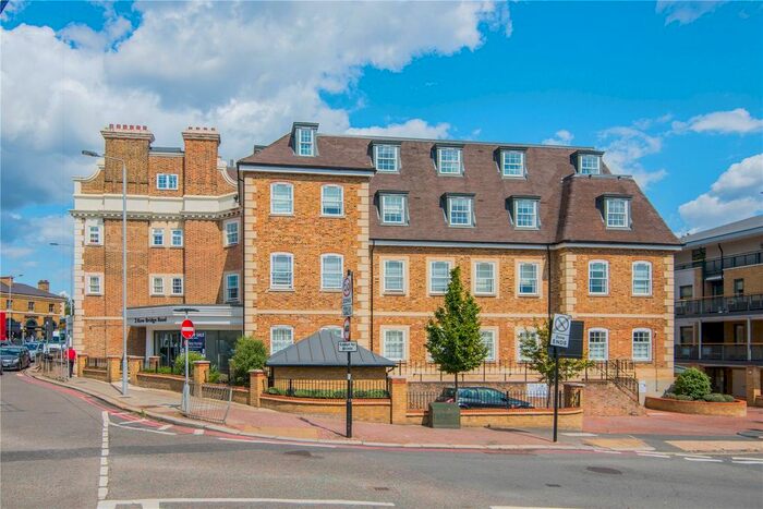 2 Bedroom Flat To Rent In Kew Bridge Road, Brentford, TW8