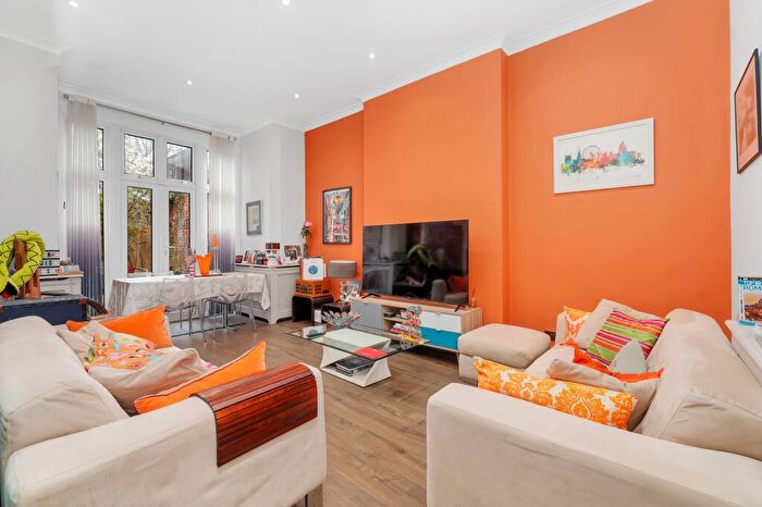3 Bedroom Flat For Sale In Anson Road, London, NW2